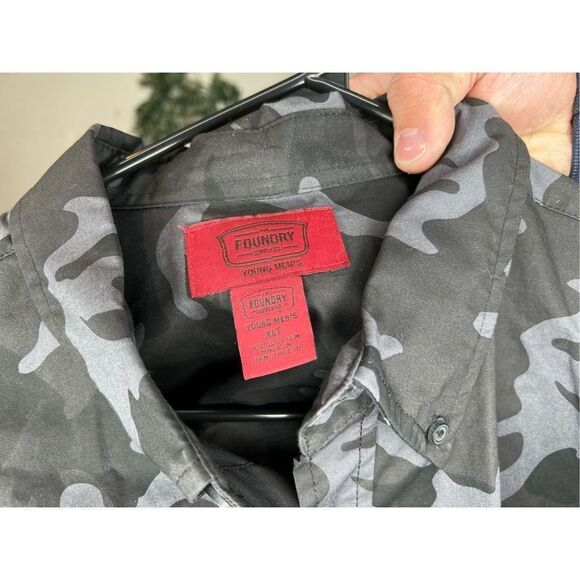 Men’s the foundry supply company long sleeve camo button down - Picture 3 of 5